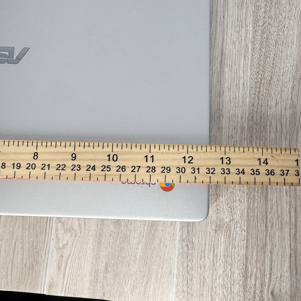 ASUS Chromebook C423NA 14‎ Laptop Silver 4GB RAM 32GB SSD WiFi Ready